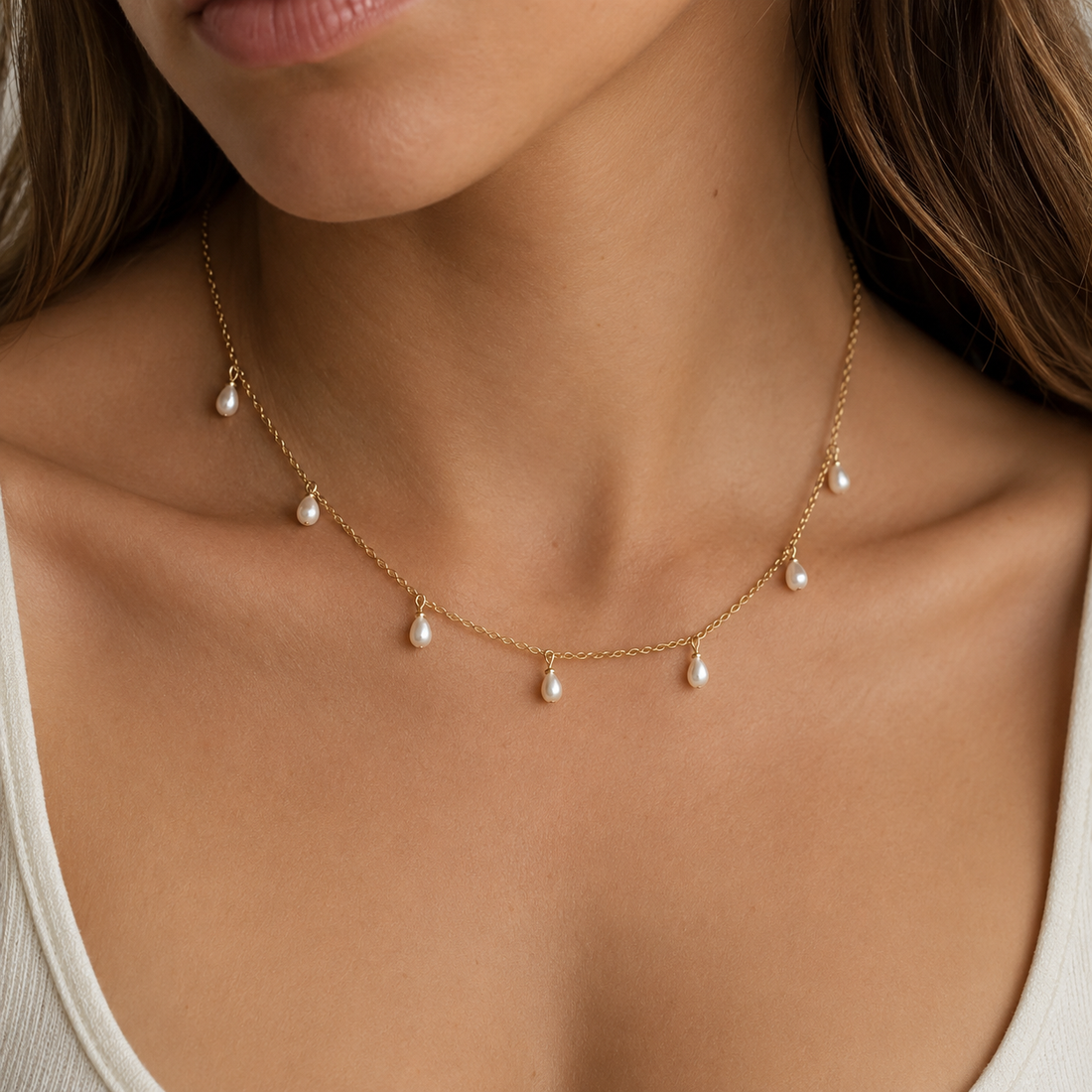 Drop Pearl Pendant Necklace