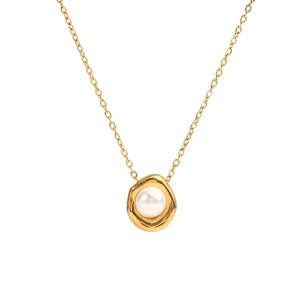 Gold Pearl Pendant Necklace