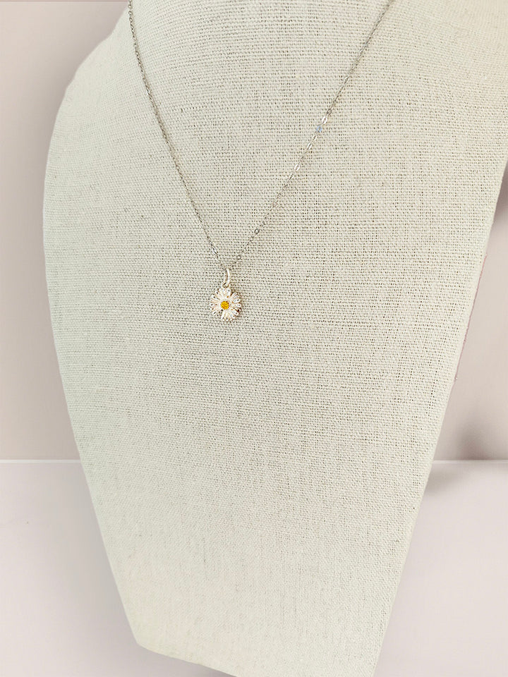 Sterling Silver Daisy Pendant Necklace